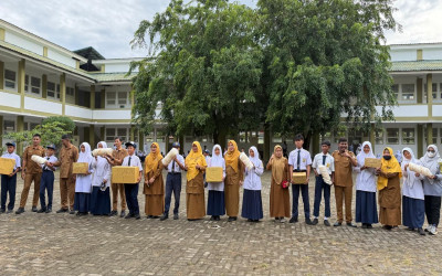 Pembagian Hadiah Lomba HUT Kemerdekaan RI ke-81 di SMP Negeri 11 Banda Aceh